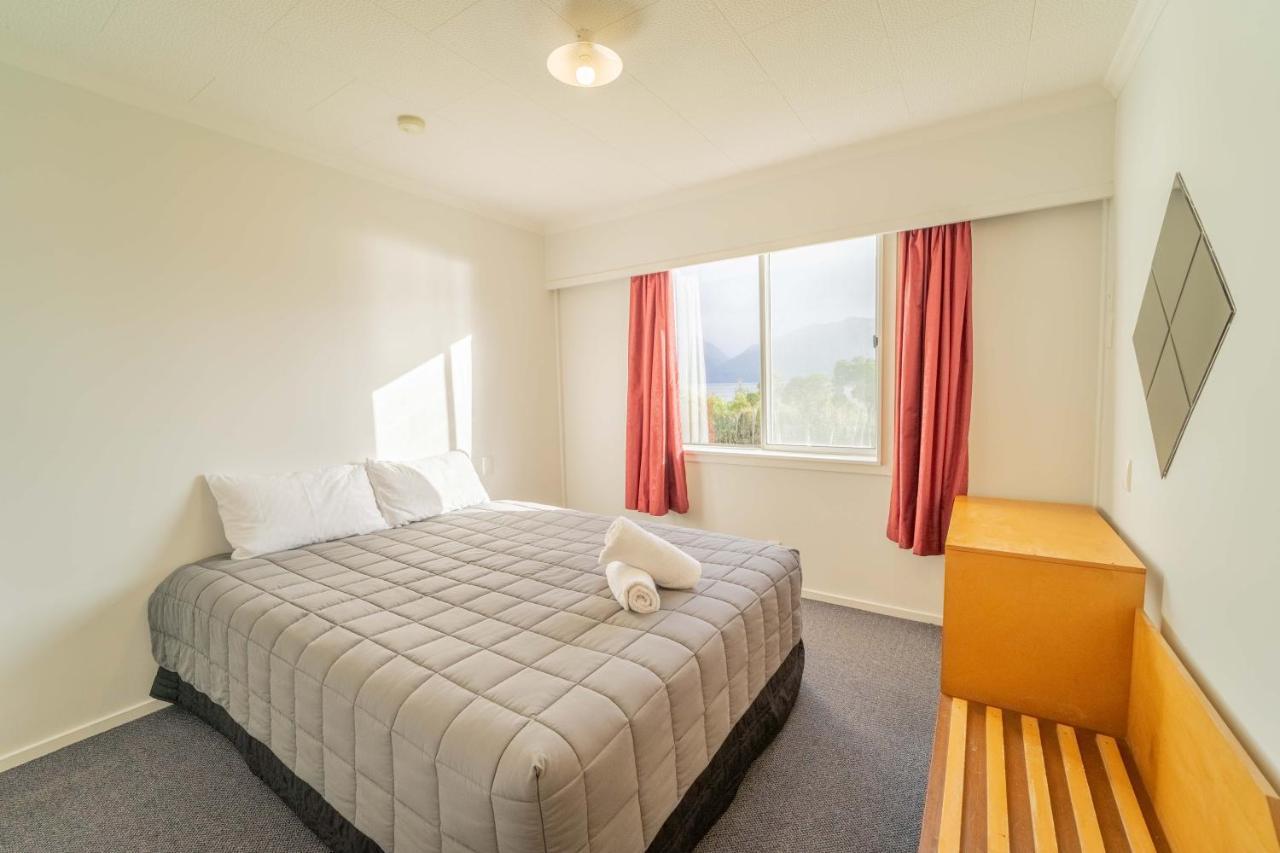 Fiordland National Park Lodge Te Anau Downs Exterior foto