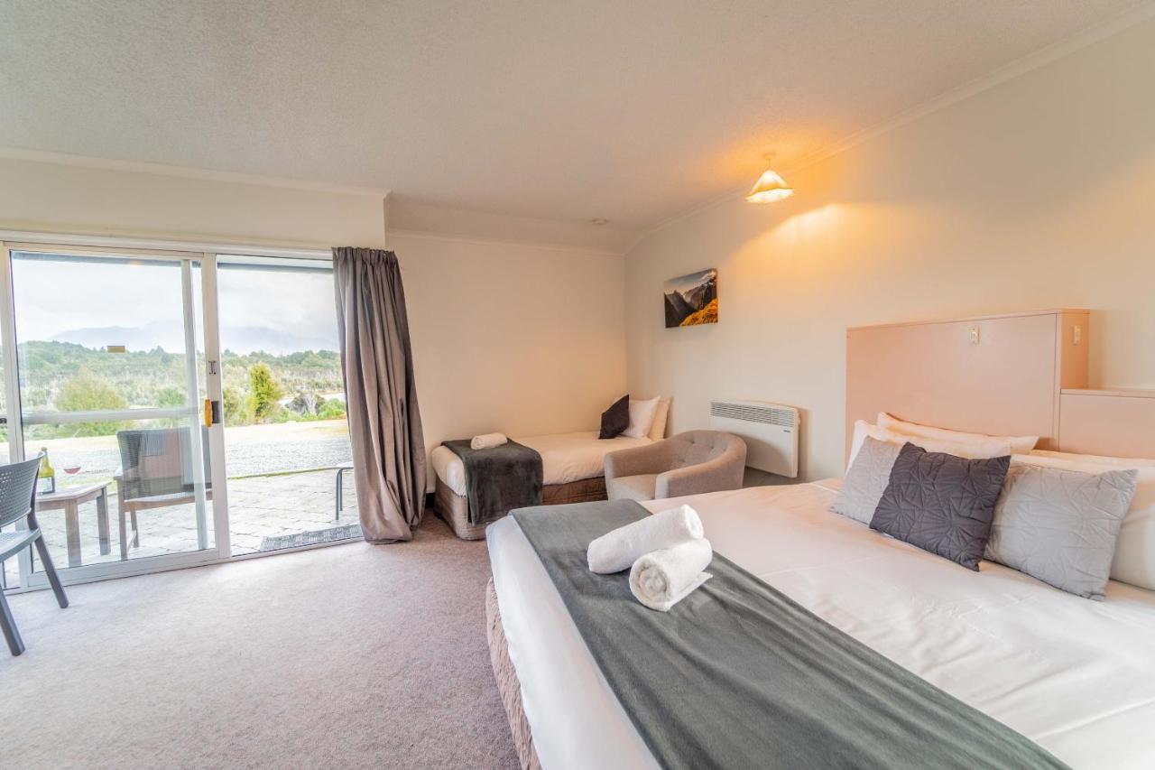 Fiordland National Park Lodge Te Anau Downs Exterior foto