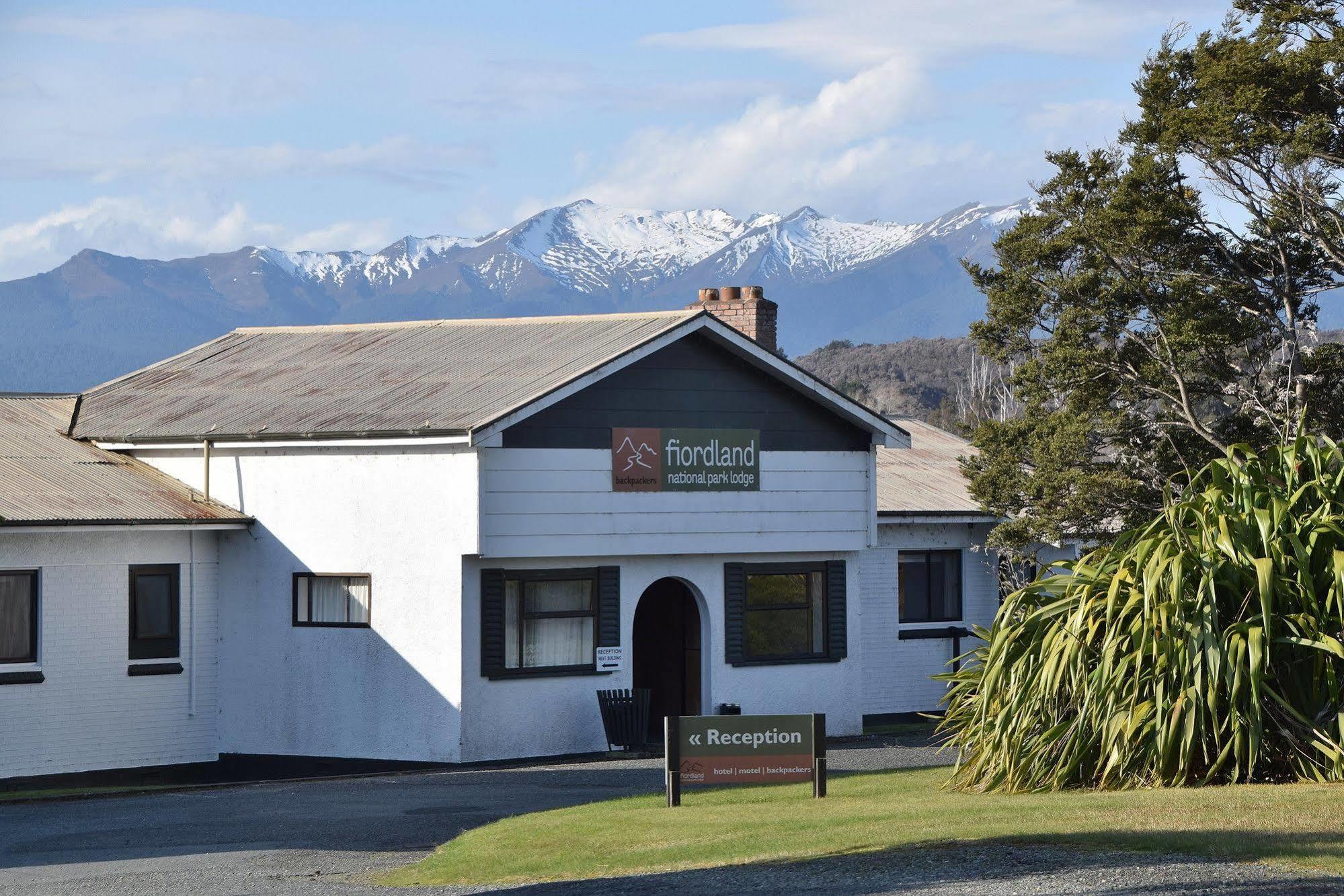 Fiordland National Park Lodge Te Anau Downs Exterior foto