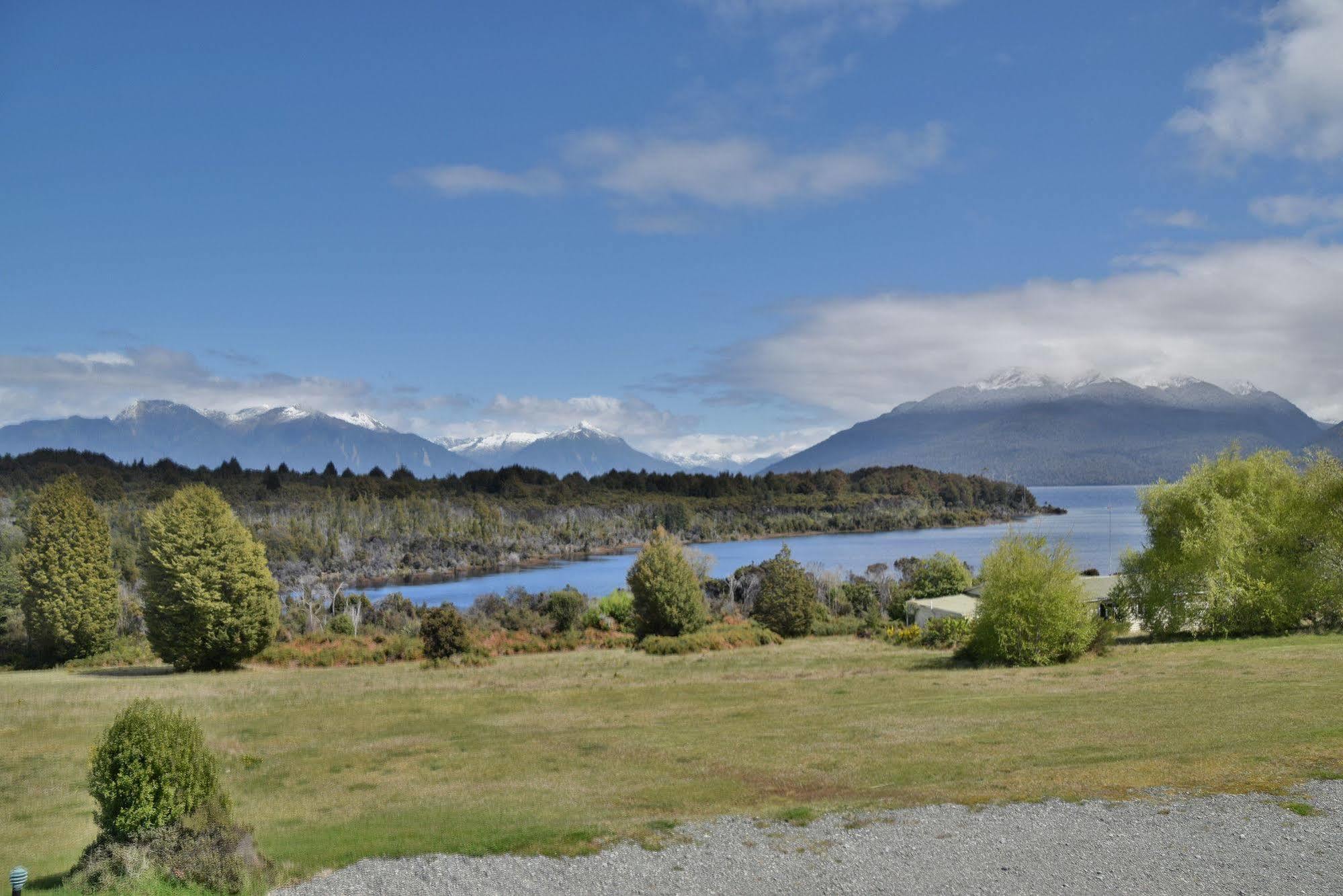 Fiordland National Park Lodge Te Anau Downs Exterior foto
